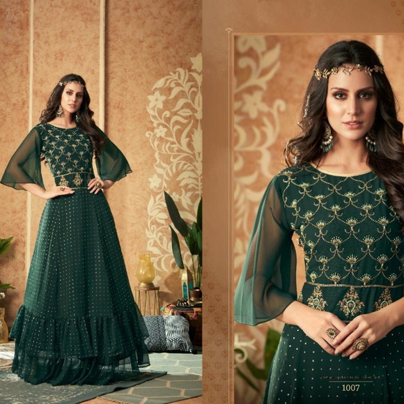 Gowns - Picture 4 of 8